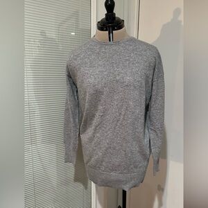 Forever 21 women’s grey sweater